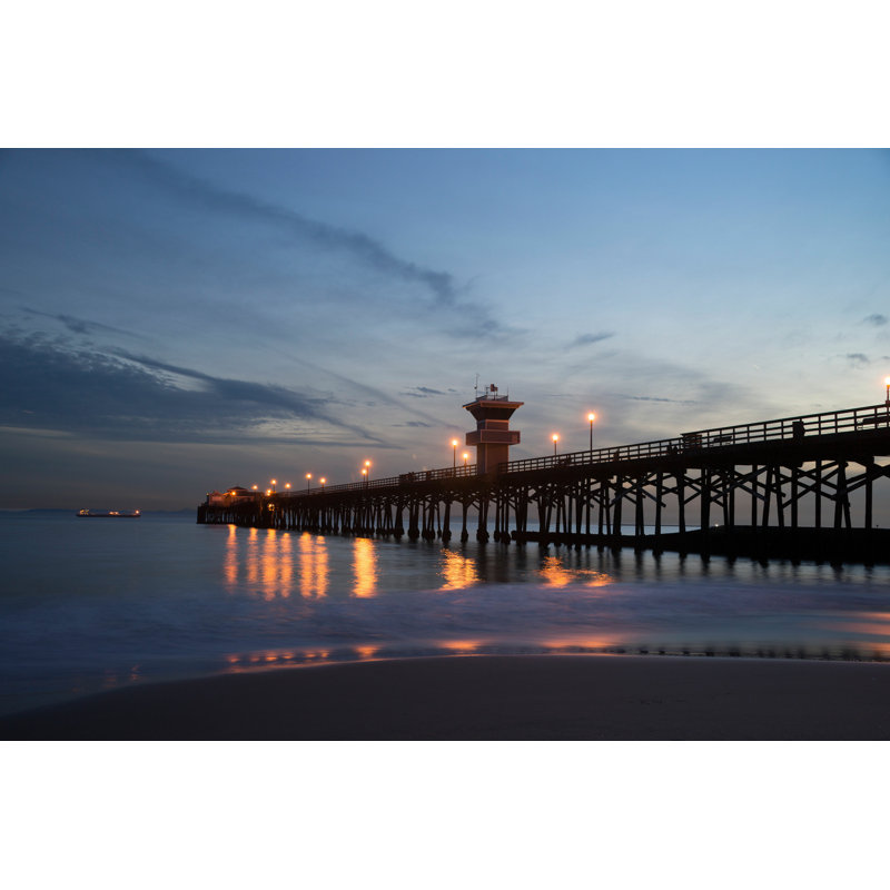 «Seal Beach Pier» par Wpd911 - Photographie sur toile tendue, H 8 po x l 12 po x P 1,25 po