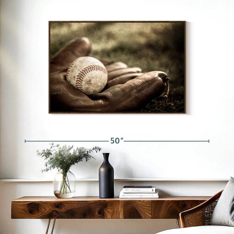 Baseball sur gant, 37 po x 25 po, Cadre flottant en noyer
