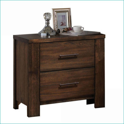 Table de chevet 2 tiroirs en chêne avec quincaillerie rétro pour le rangement dans la chambre à coucher