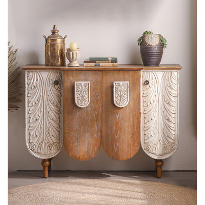 Buffet en bois massif patiné à la main à 4 portes à motif de feuilles d'acanthe French Country