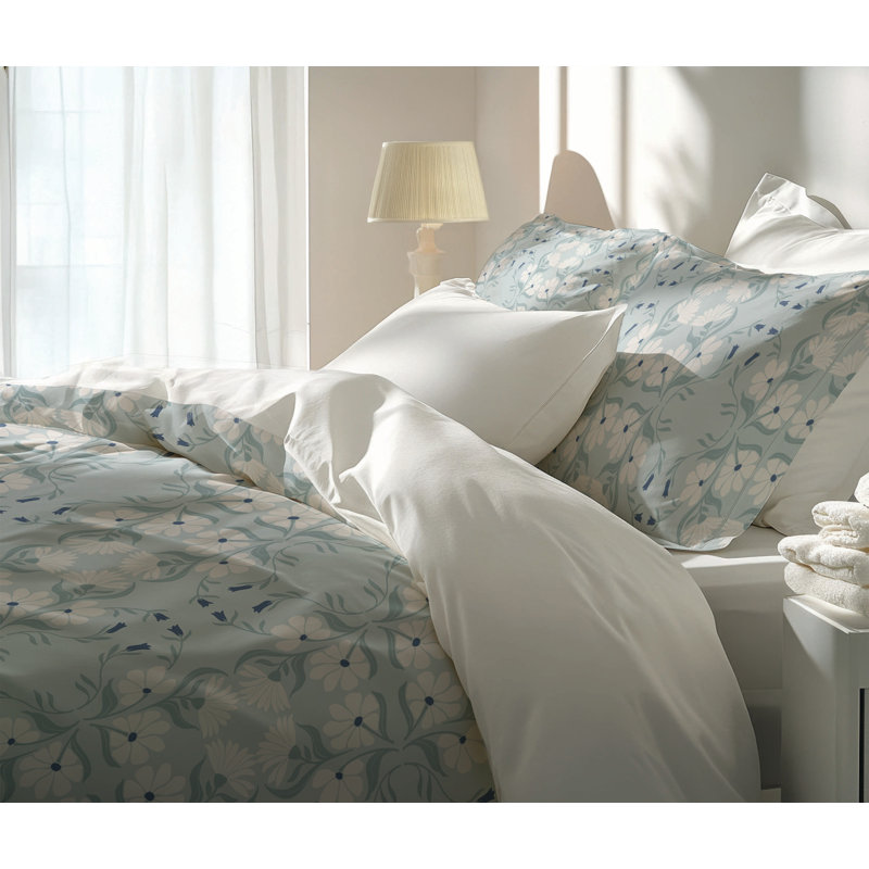 Groovy Flowers Decorative Lightweight Comforter Set, Blue, Queen Comforter + 2 Standard Pillowcases