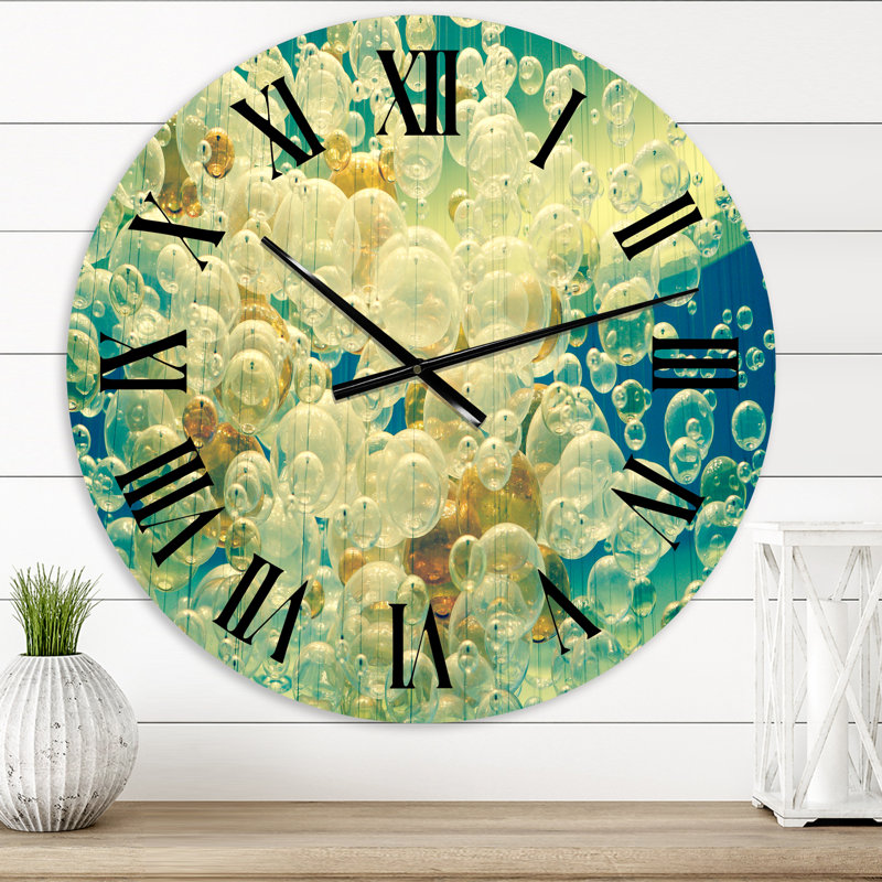 Lustre abstrait en forme de boules I - Horloge murale moderne, Moyenne