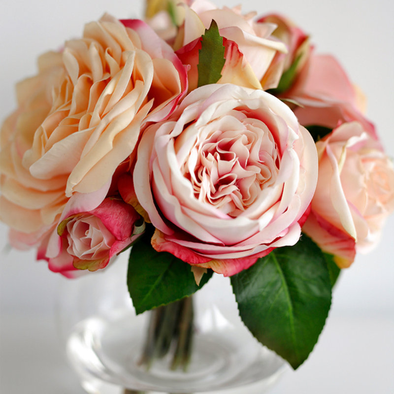 Arrangement floral rose en soie dans un vase en verre, Rose