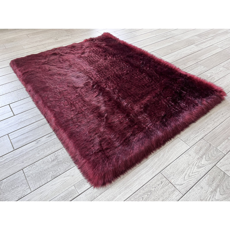 Mar Vista Faux Sheepskin Indoor Rug, Rectangle 6'6" x 9'6"