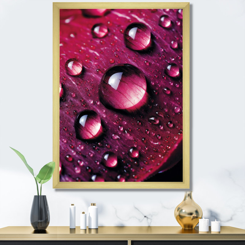Rose rouge avec des gouttes de pluie, H 40 po x l 30 po x P 1,5 po, Cadre doré à une seule photo