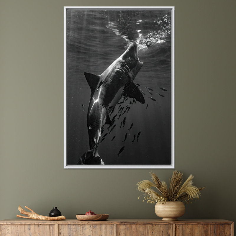 Art de toile de requin agressif: impression moderne pour Loft & Man Cave, 1P WhiteFramedCanves, 82,7 po H x 47,3 po l
