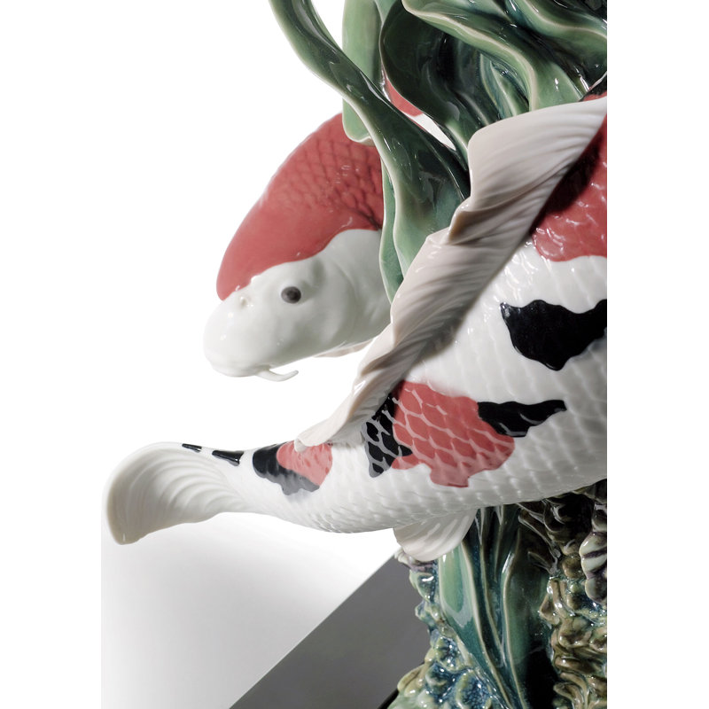 Figurine koi