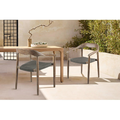 Chaise de patio empilable Jayda