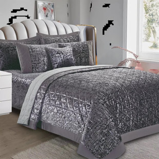 Polyester Bedspread with Pillow Shams Included