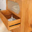 Élégante armoire de rangement en rotin