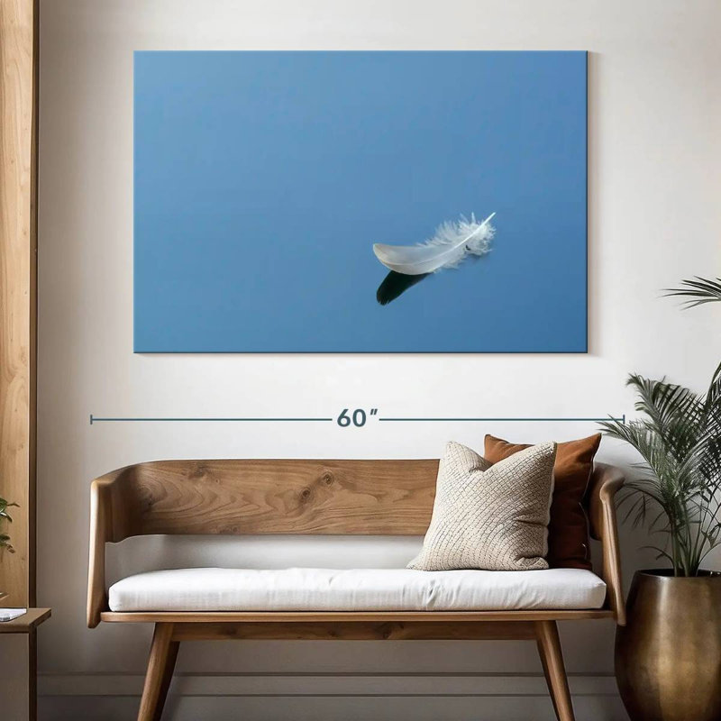 Plume blanche sur fond bleu Kerner, H 34 po x l 51 po