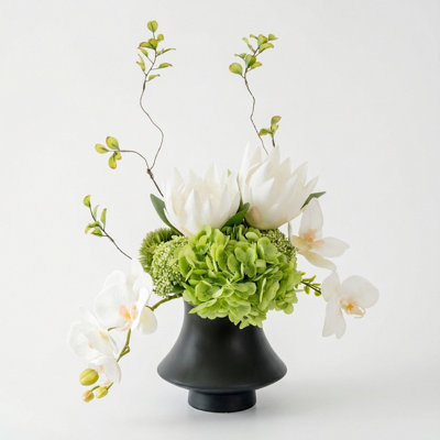 Arrangement organique moderne dans un pot