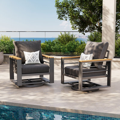 Chaises longues pivotantes d'extérieur robustes en aluminium avec accoudoirs en faux bois (ensemble de 2)
