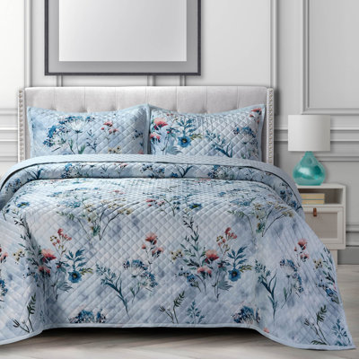 Iris Velvet Floral Quilt