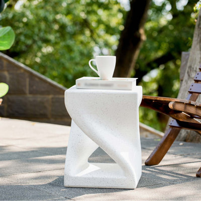 Table d'appoint moderne à base torsadée MGO pour l'intérieur et l'extérieur