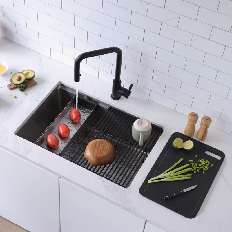 Élégant évier de cuisine à double cuve en acier inoxydable 31 po avec accessoires