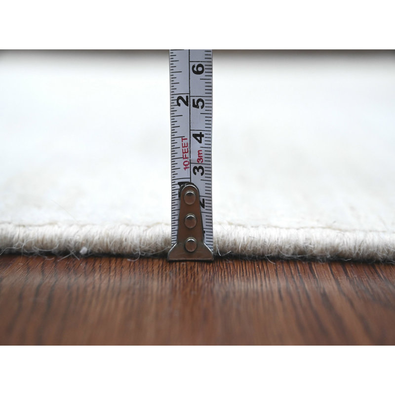Tapis blanc en laine nouée à la main 2 pi 10 po x 4 pi 9 po Ghazni 6B6F56A658F845D4B9C0AD2810E593E6