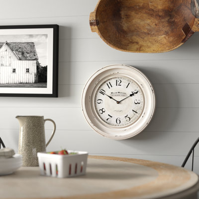 Alannie Metal Wall Clock