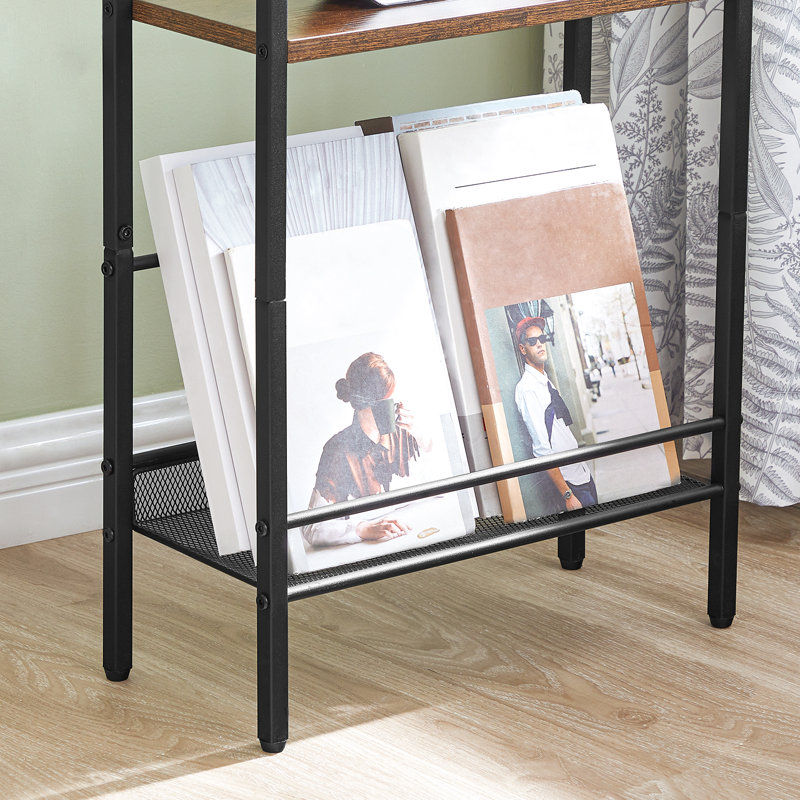 Table de bout étroite avec station de charge 25,6 po Rumph, Brun rustique, Noir