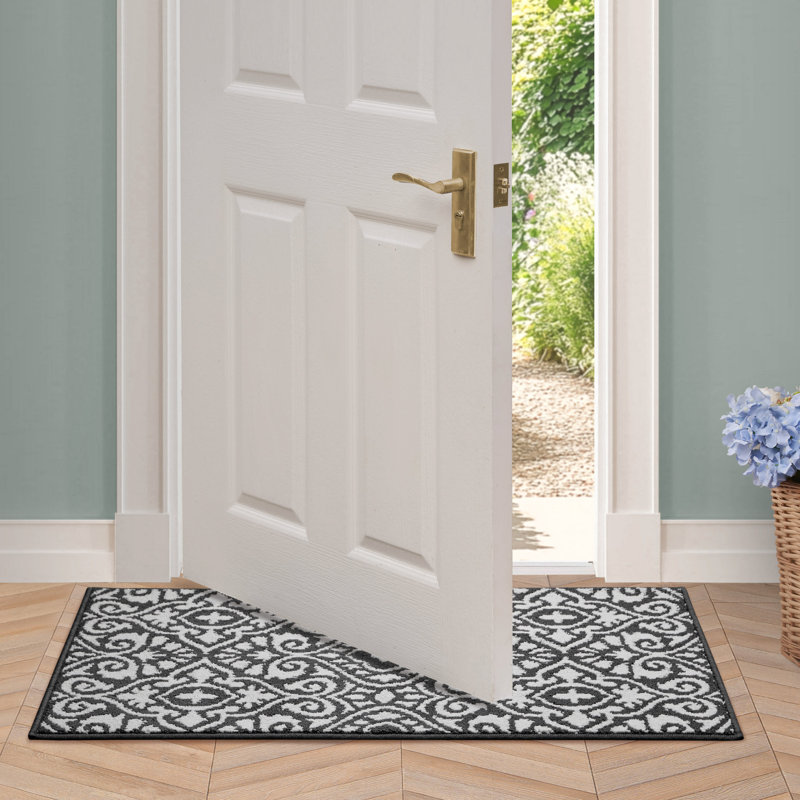 Feya Machine Woven Synthetic Damask Aera Rug in Green/White, Dark Gray, Rectangle 2'2" x 3'9"
