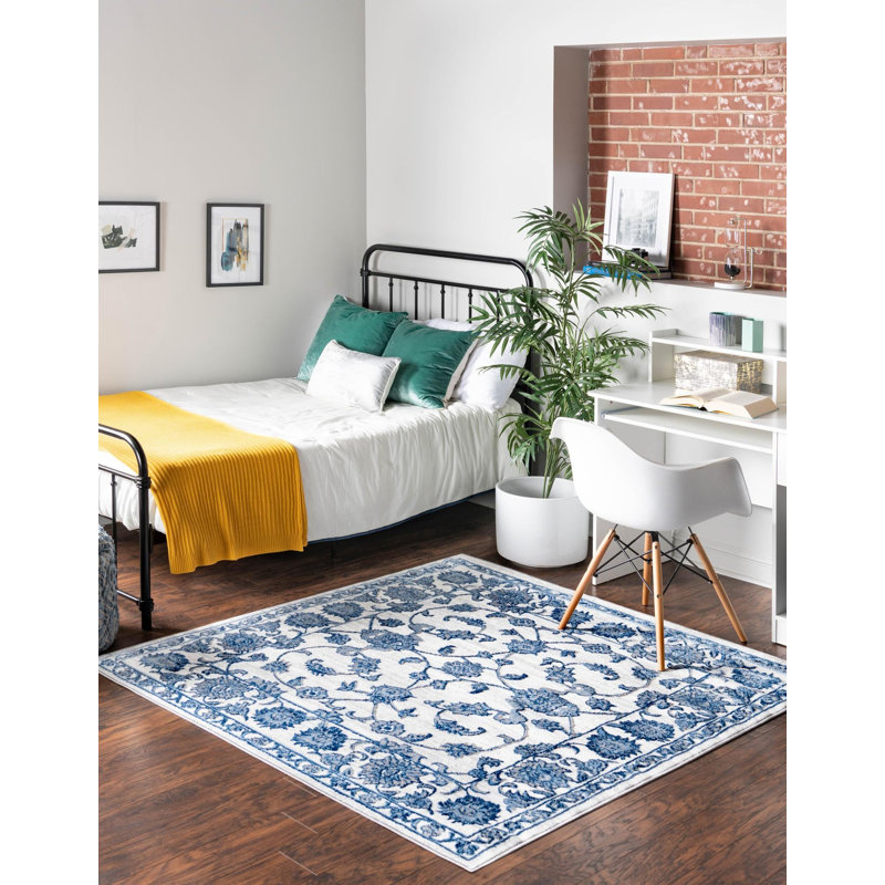 Ermir Oriental Indoor Rug, Square 5'3"