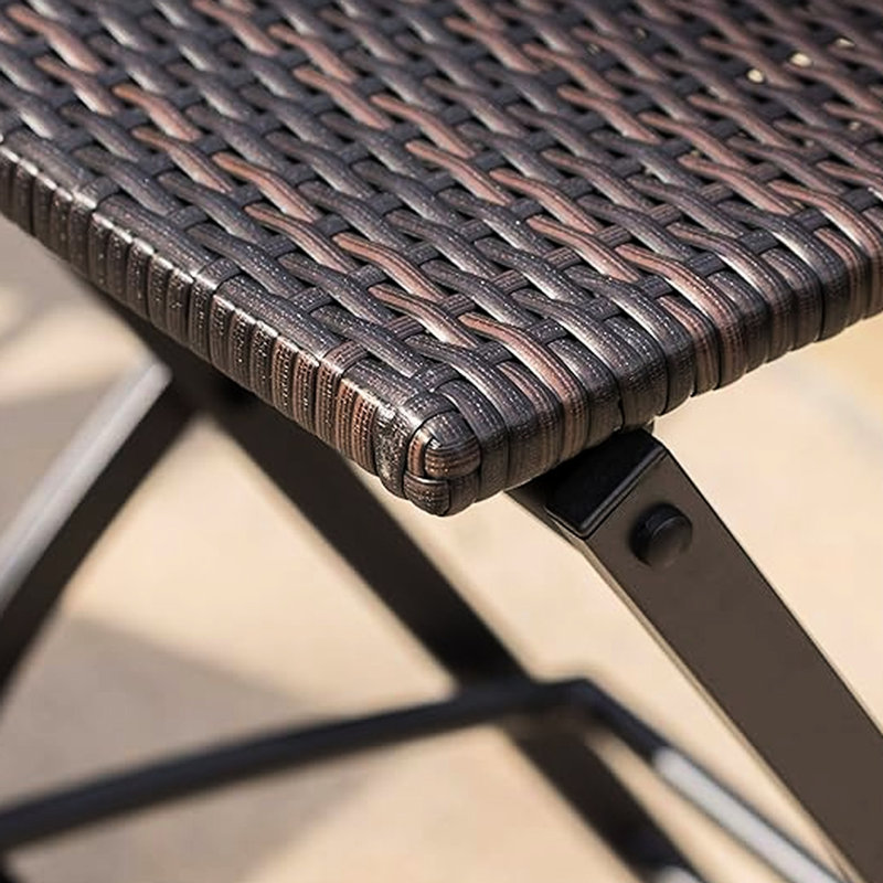 2 chaises de bar d'extérieur pliables et 2 chaises de style contemporain