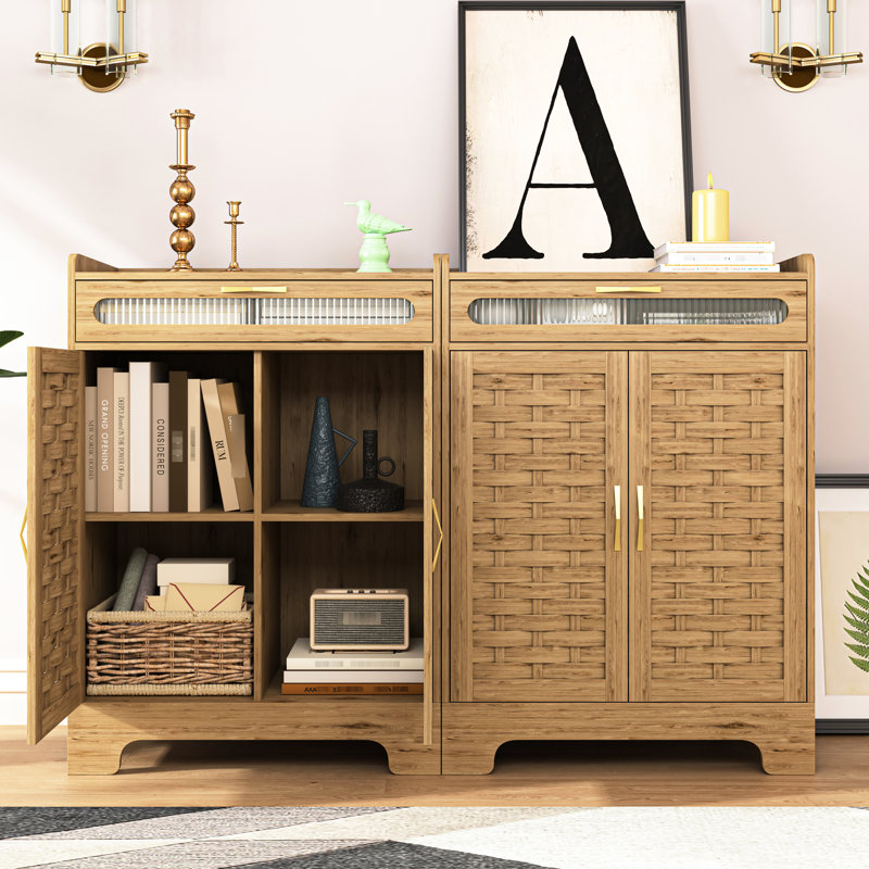 Armoire de rangement de style avec tablette réglable et tiroir pour la cuisine, divers articles de salle de bain dans la salle à manger, cuisine