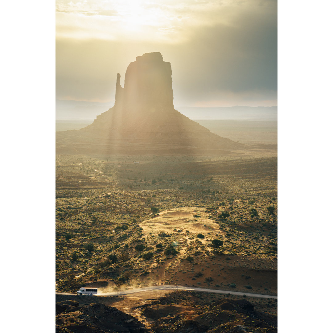 Sonnenaufgang im Monument Valley von FilippoBacci - Kunstdrucke