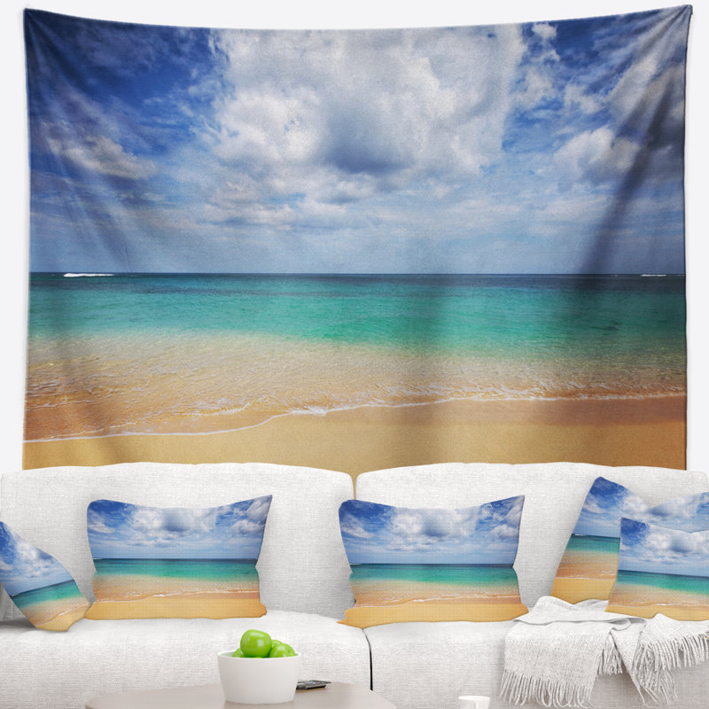 Tapisserie plage bord de mer avec nuages lourds, H 32 po x l 39 po