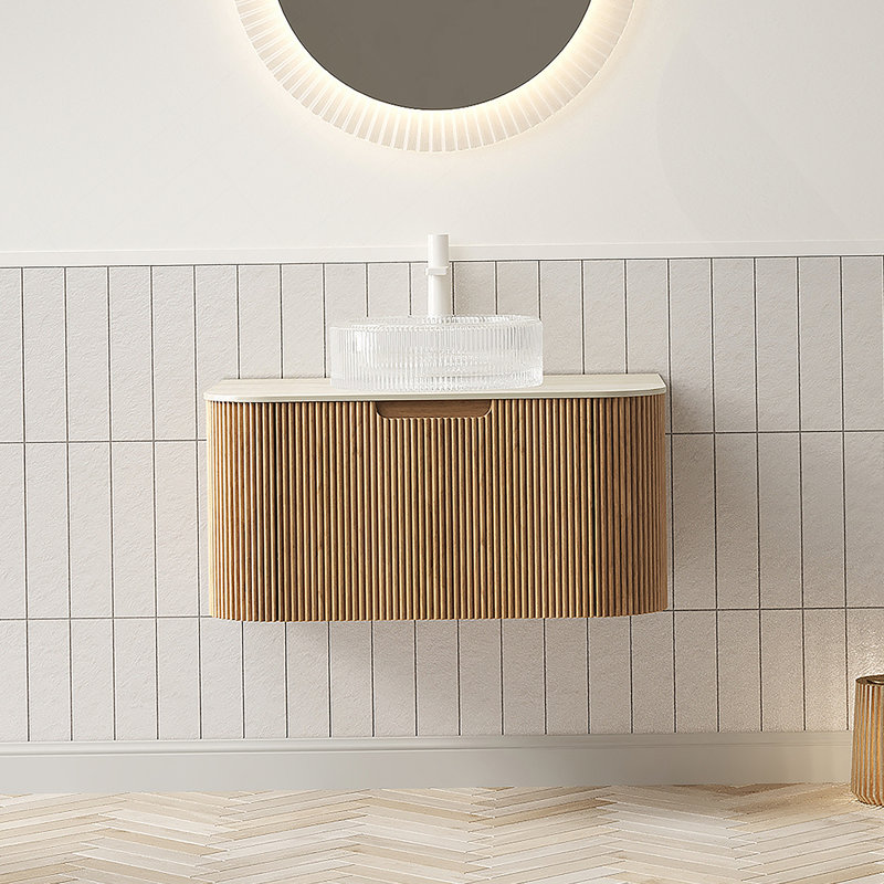 Meuble-lavabo de salle de bain flottant 30 po avec rebords arrondis, meuble de rangement rayé, lavabo rond en verre transparent et plateau en pierre frittée de couleur grain de bois naturel
