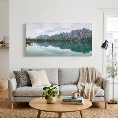 Ensemble de 1 tableau sur toile représentant un lac de montagne