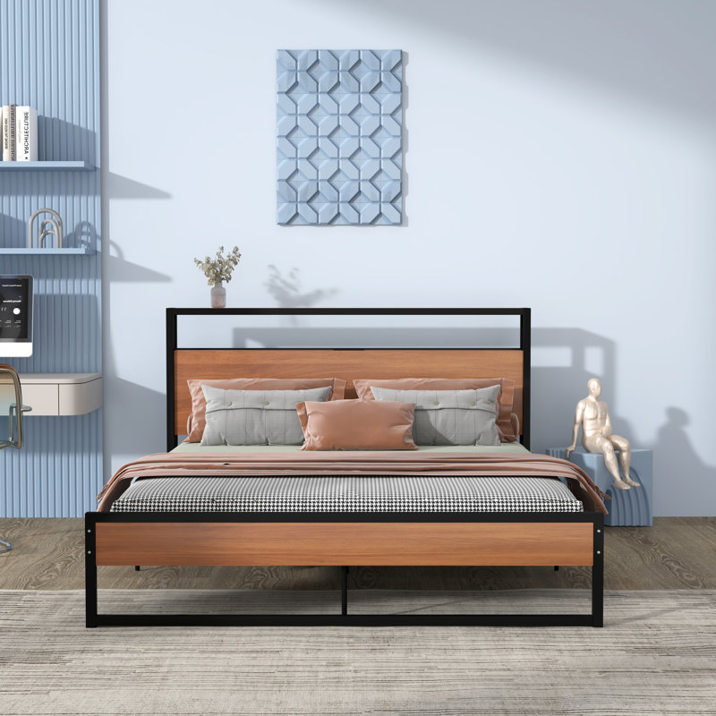 Structure de lit plateforme en métal avec prises, ports USB et support à lattes, aucun sommier nécessaire, Brun, Grand