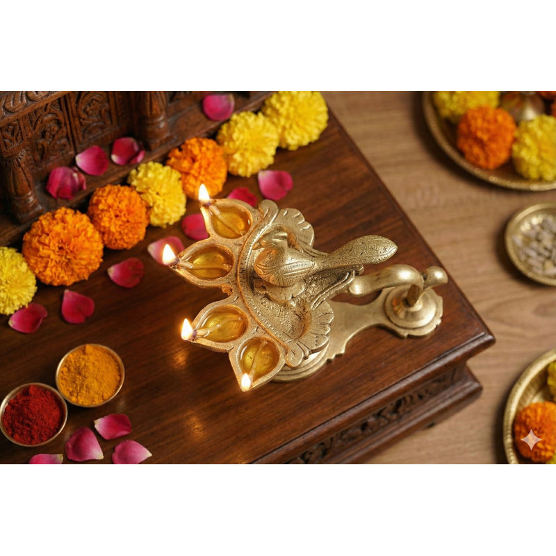 Lampe à huile de paon en laiton fabriquée à la main de 5 pouces avec cinq mèches, Indian Diya pour autel et décoration de table