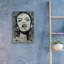  «Cheeky» par Loui Jover, art mural en verre acrylique-977228974