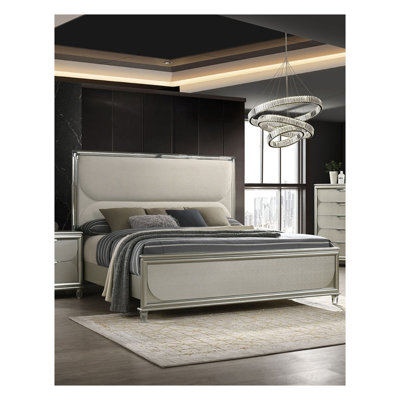 Ensemble de grand lit tapissier en tissu argenté avec tête de lit et table de chevet à DEL
