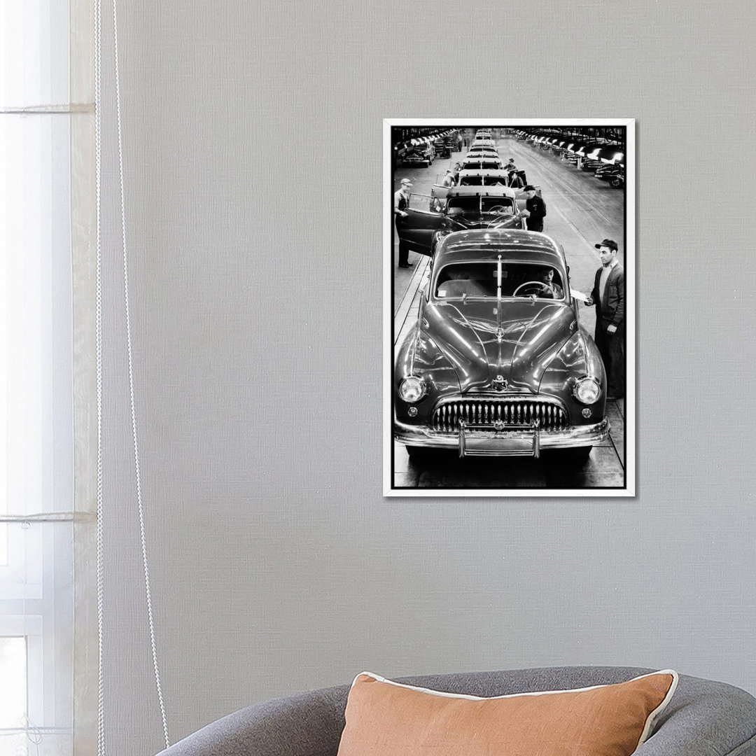 1950s Head-On View Buick Automobile Assembly Line Detroit Michigan USA von Vintage Images - Gallery-Wrapped Canvas Giclé...