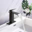Robinet de salle de bain à cascade, robinet de meuble-lavabo à poignée simple-126707687