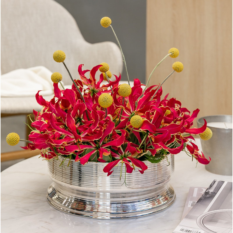 Vasos E Centros De Mesa Metal Planter, 9" H x 9" W x 4" D