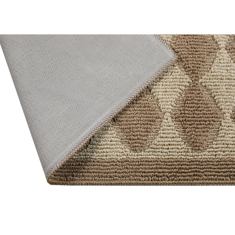 Tapis de cuisine anti-dérapant Mcabee, Demi-cercle 1 pi 6 po x 2 pi 6 po, Brun