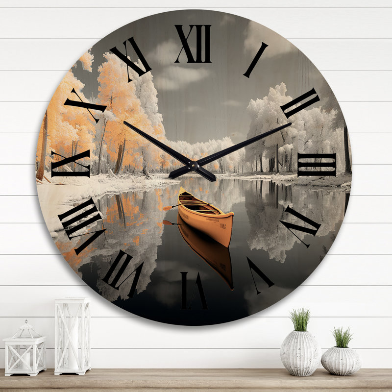Horloge murale jaune et gris Winter Lake I - Winter Landscape, Très grand