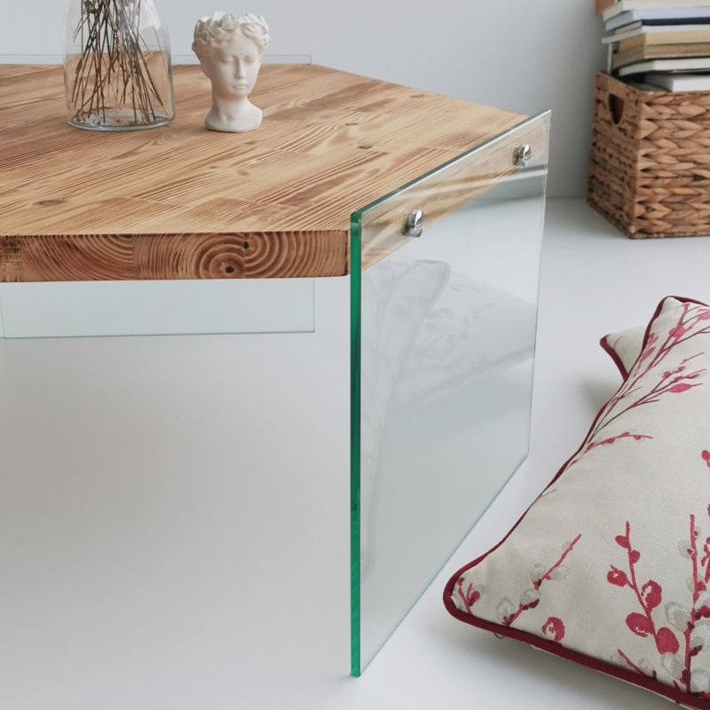 Table basse à 3 pieds
