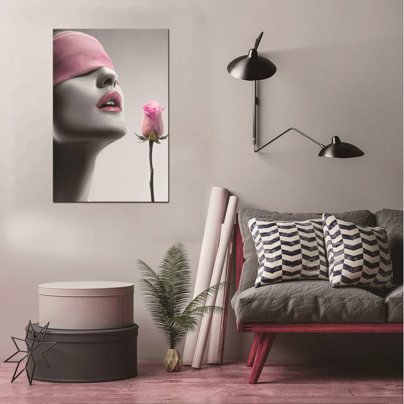 Femme avec une rose rose, reproduction acrylique