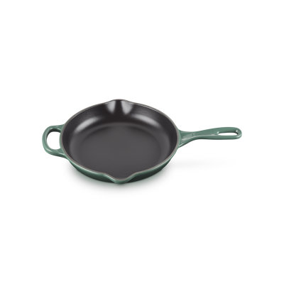 Le Creuset Signature Enameled Cast Iron Round Skillet
