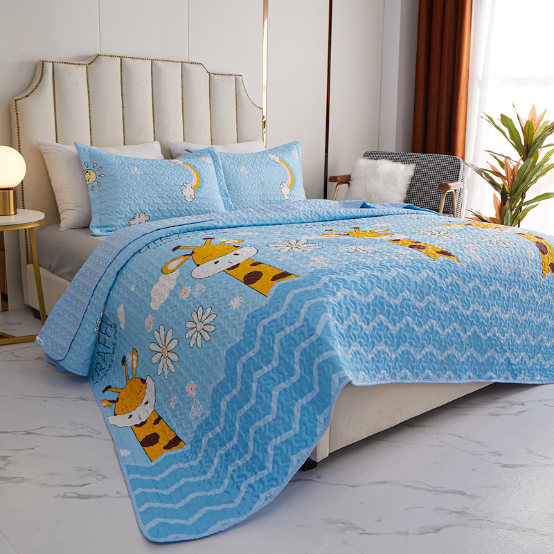  2-Piece Cartoon Giraffe Quilt Set, Twin Coverlet / Bedspread + 1 Sham