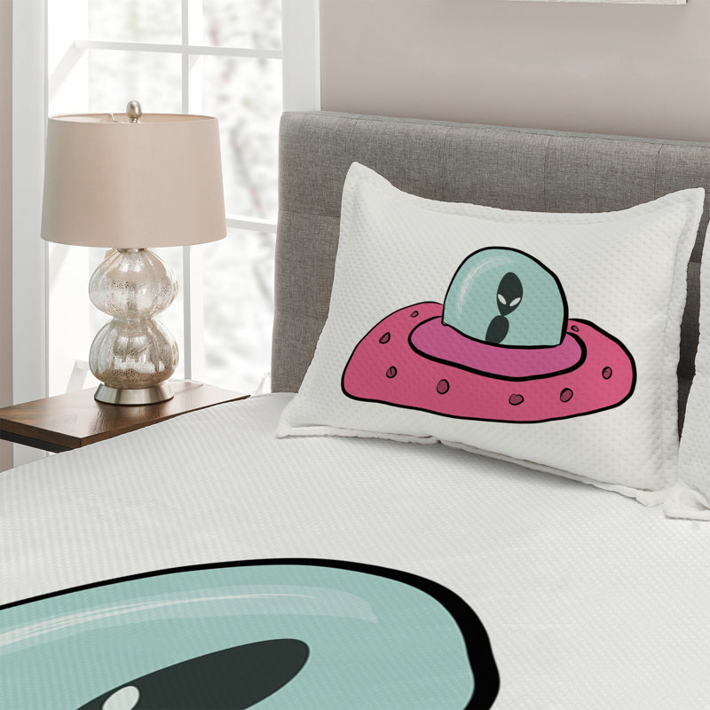 Alien Polyester Coverlet, King Bedspread + 2 Shams