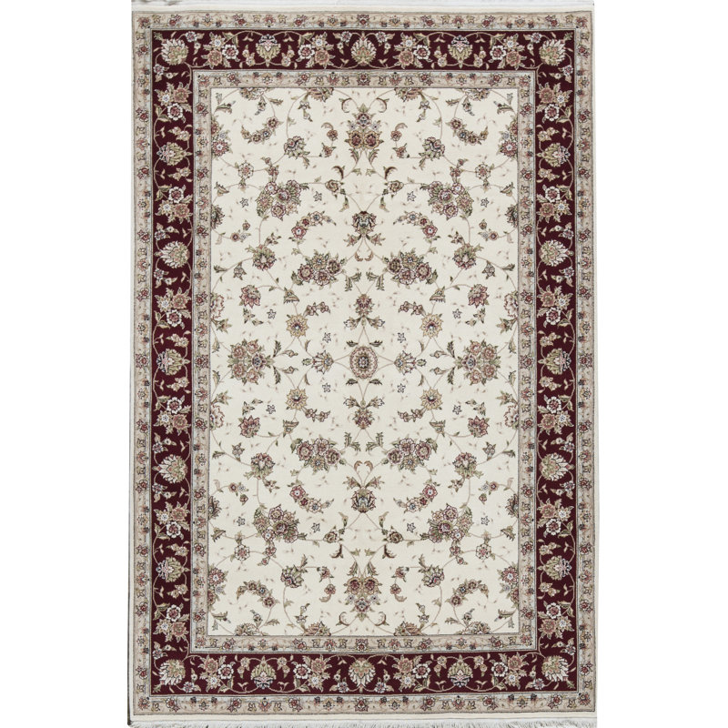 Tapis ivoire noué à la main de haute qualité