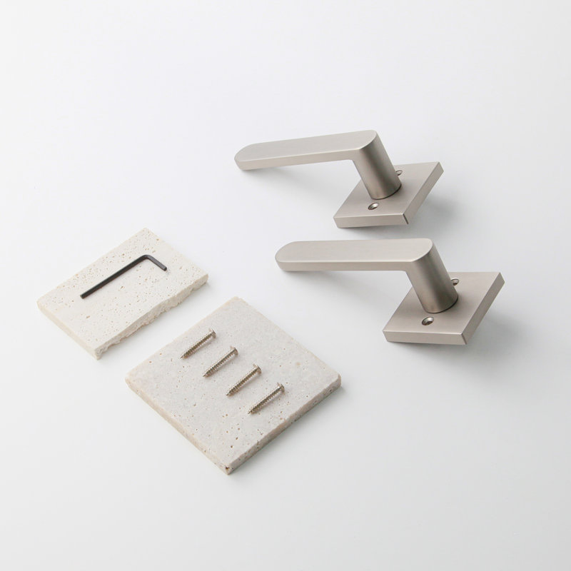 Levier de porte intérieur moderne Chrystie, Gauche, Passage, Nickel satiné