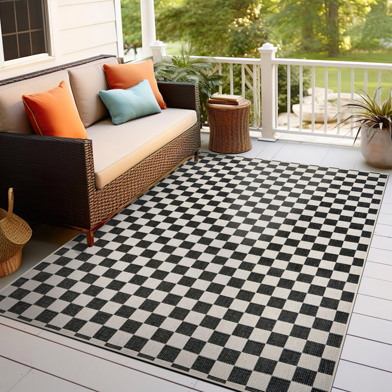 Contemporary Checkered Weather Resistant Reversible Indoor/Outdoor Area Rug, Rectangle 5' x 7'