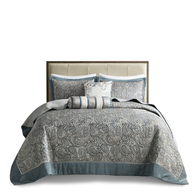 2709261856 Comforter