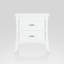 Table de chevet blanche avec deux tiroirs pour la chambre 2 dans un intérieur élégant